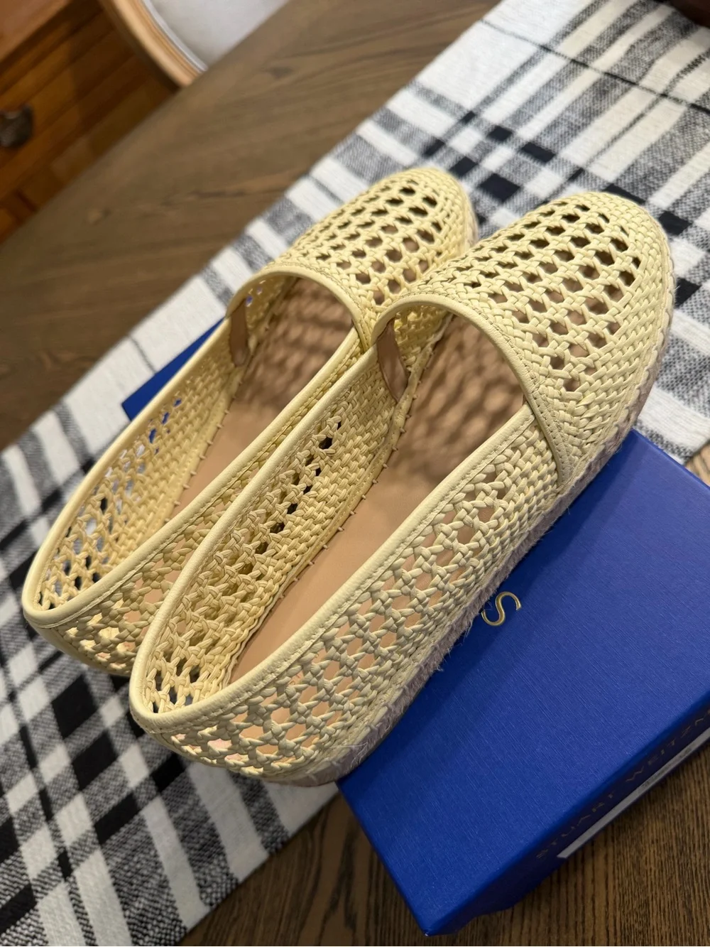 Stuart Weitzman buttercup Freya Espadrille size 7.5